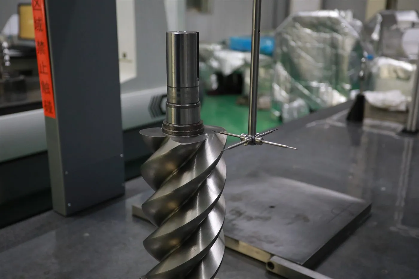Air compressor 30 Precision inspection of a screw compressor rotor profile at the WEISIDUN factory